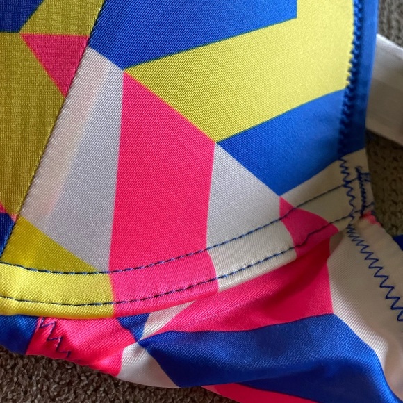 TWO PACK NEON BRAS 32D - Picture 4 of 5